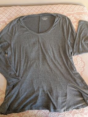 Lane Bryant Heather Gray Long-Sleeve Scoop Neck Top